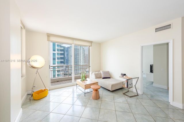 888 Brickell Key Dr 2201, Miami, FL 33131