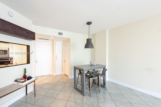 888 Brickell Key Dr 2201, Miami, FL 33131