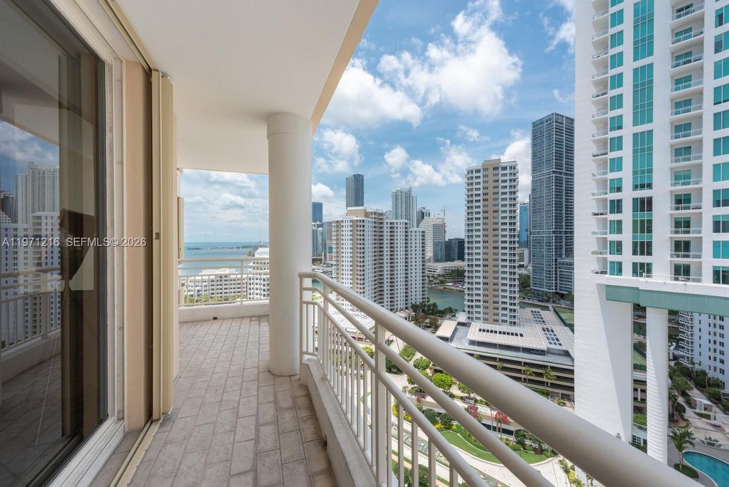888 Brickell Key Dr 2201, Miami, FL 33131