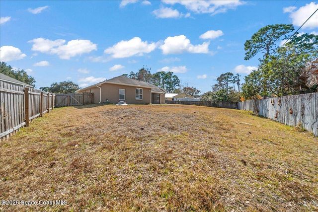 1323 Beche Street SE, Palm Bay, FL 32909