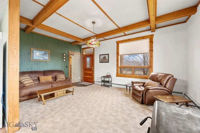 27 Sugar Beet Row, Whitehall, MT 59759