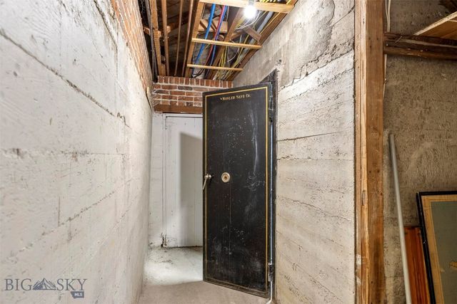 27 Sugar Beet Row, Whitehall, MT 59759