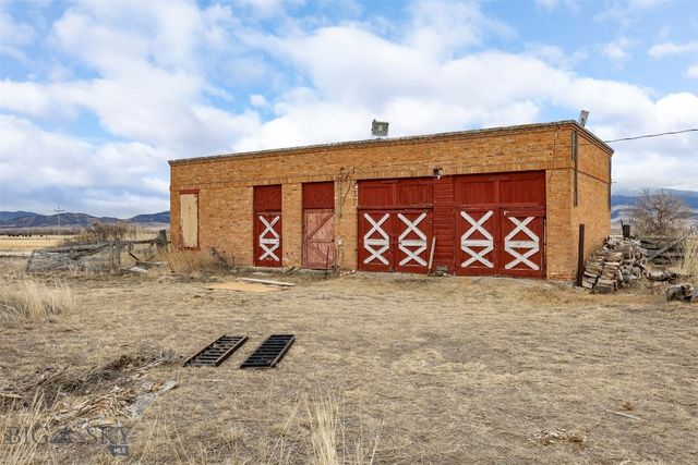 27 Sugar Beet Row, Whitehall, MT 59759