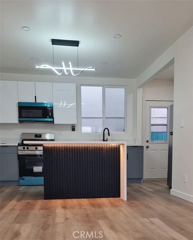 3030 W 12th Street, Los Angeles, CA 90006