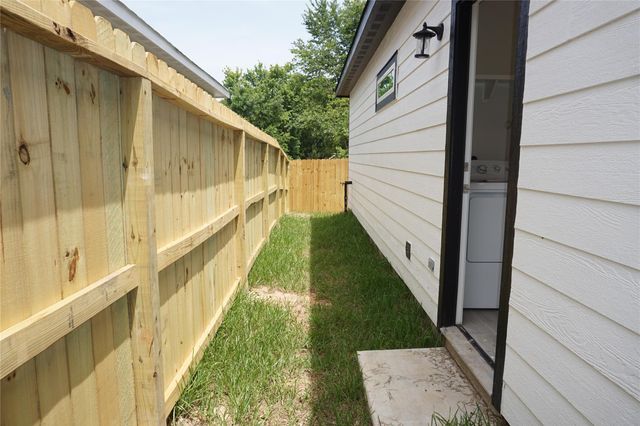 11652 Vistawood, Willis, TX 77318