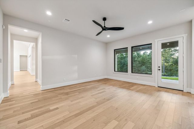 7520 Sowell Street, Montgomery, TX 77316