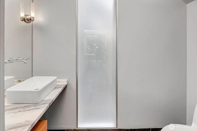 9204 SE 33rd Place, Mercer Island, WA 98040