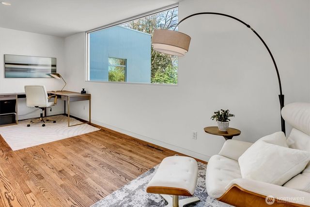 9204 SE 33rd Place, Mercer Island, WA 98040