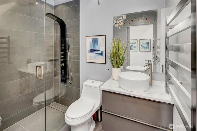 9204 SE 33rd Place, Mercer Island, WA 98040