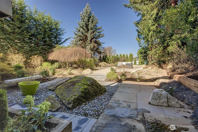 9204 SE 33rd Place, Mercer Island, WA 98040