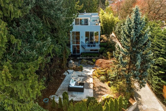 9204 SE 33rd Place, Mercer Island, WA 98040