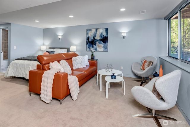 9204 SE 33rd Place, Mercer Island, WA 98040