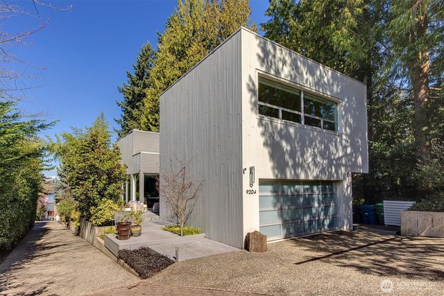 9204 SE 33rd Place, Mercer Island, WA 98040