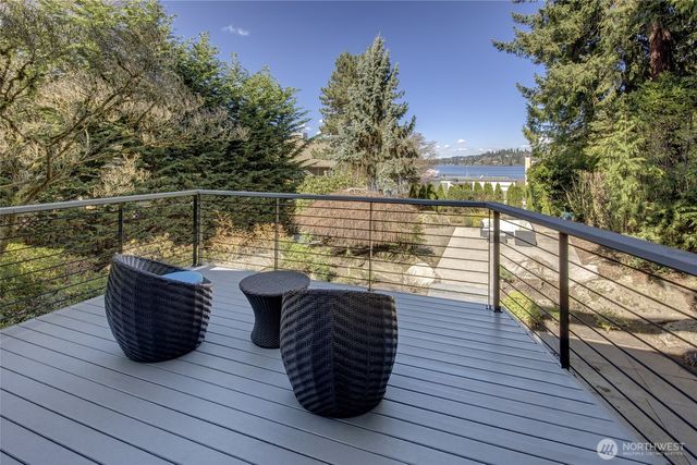 9204 SE 33rd Place, Mercer Island, WA 98040