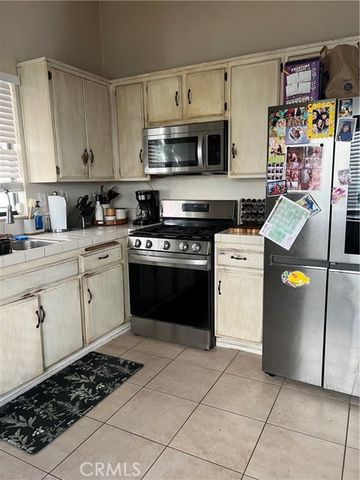 1509 Portrait, Perris, CA 92571