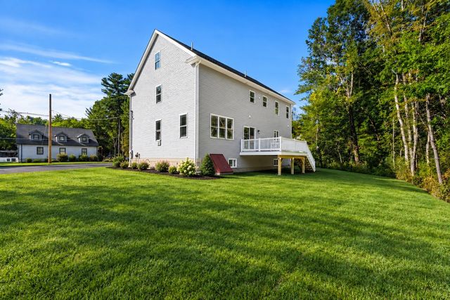 160 Vale St, Tewksbury, MA 01876