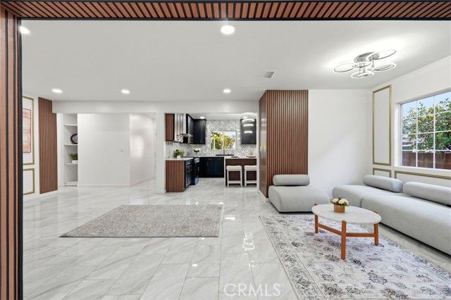 18114 Schoenborn, Northridge (los Angeles), CA 91325