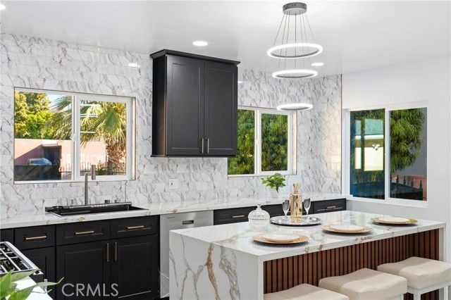 18114 Schoenborn, Northridge (los Angeles), CA 91325