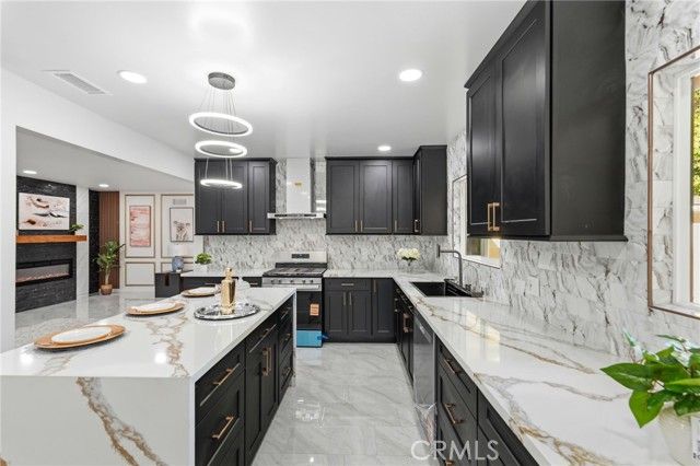 18114 Schoenborn, Northridge (los Angeles), CA 91325