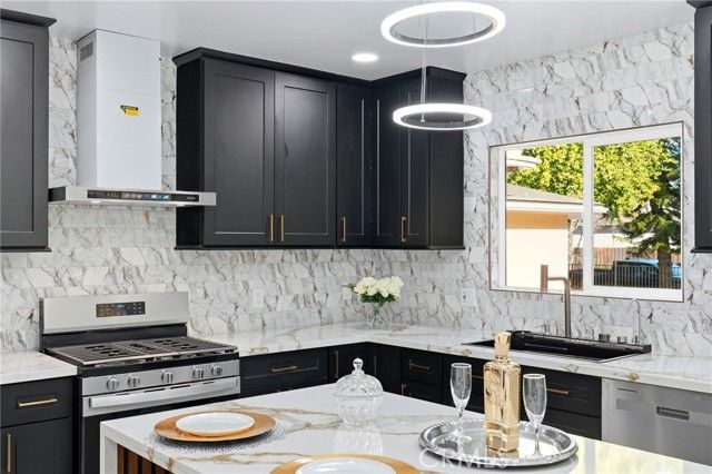 18114 Schoenborn, Northridge (los Angeles), CA 91325