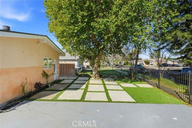 18114 Schoenborn, Northridge (los Angeles), CA 91325