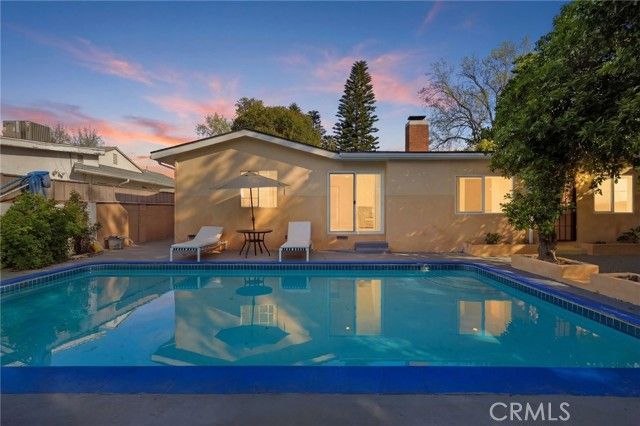 18114 Schoenborn, Northridge (los Angeles), CA 91325