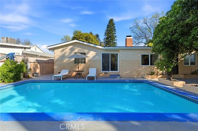 18114 Schoenborn, Northridge (los Angeles), CA 91325