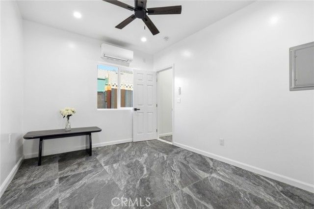 18114 Schoenborn, Northridge (los Angeles), CA 91325