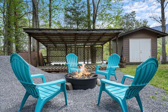 150 Hollow Road, Cosby, TN 37722
