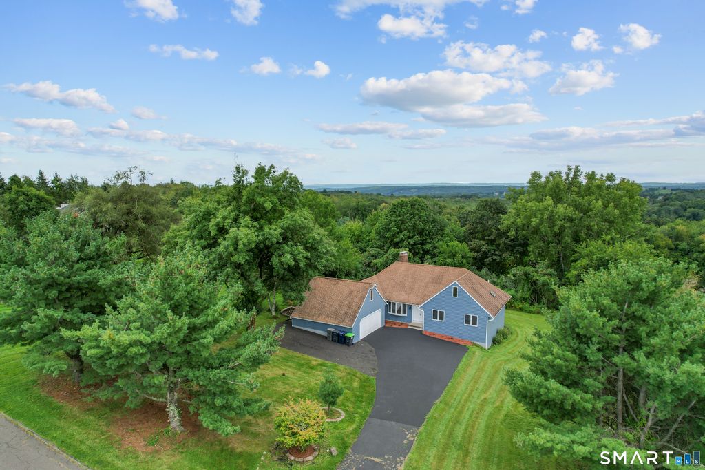 4 Bayview Circle, Watertown, CT 06795