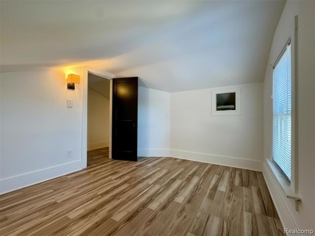 240 Pearson Street, Fenton, MI 48220