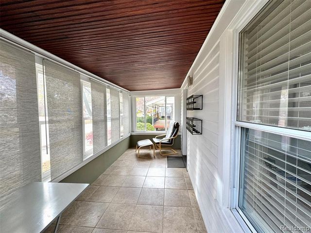 240 Pearson Street, Fenton, MI 48220