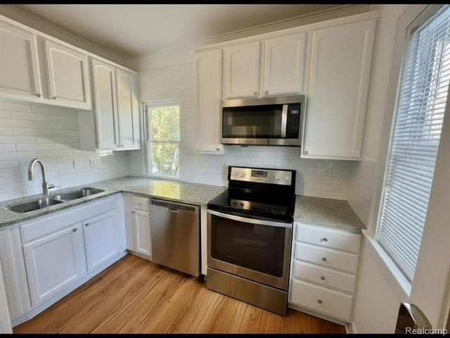 240 Pearson Street, Fenton, MI 48220