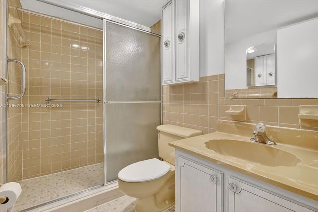 3050 NE 16th Ave 407, Oakland Park, FL 33334