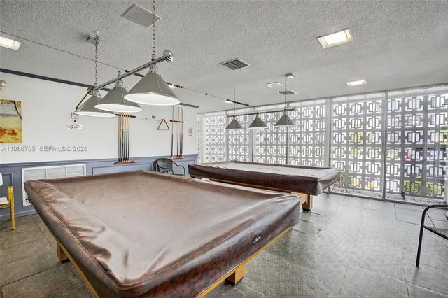 3050 NE 16th Ave 407, Oakland Park, FL 33334