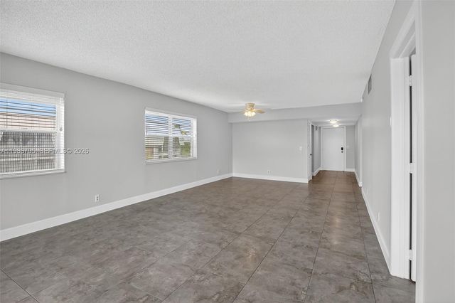 3050 NE 16th Ave 407, Oakland Park, FL 33334