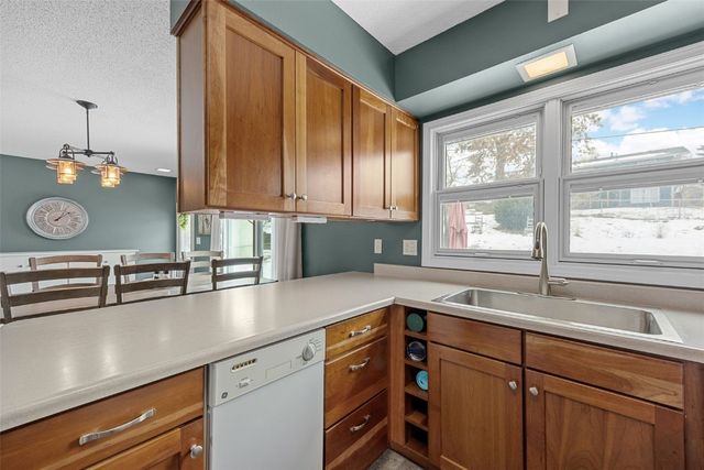 2603 Falcon Drive NE, Cedar Rapids, IA 52403