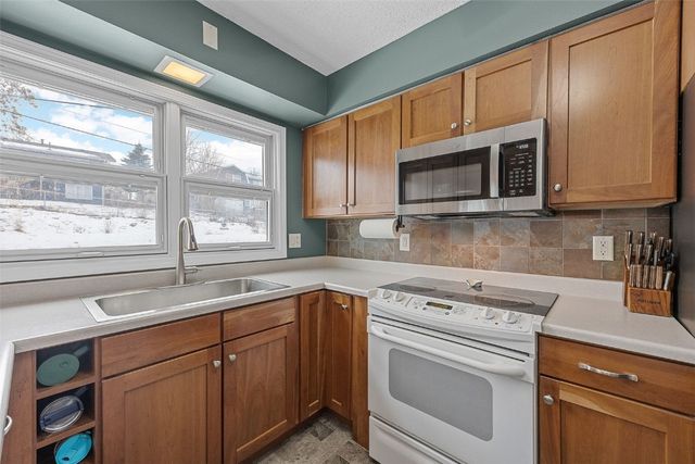 2603 Falcon Drive NE, Cedar Rapids, IA 52403