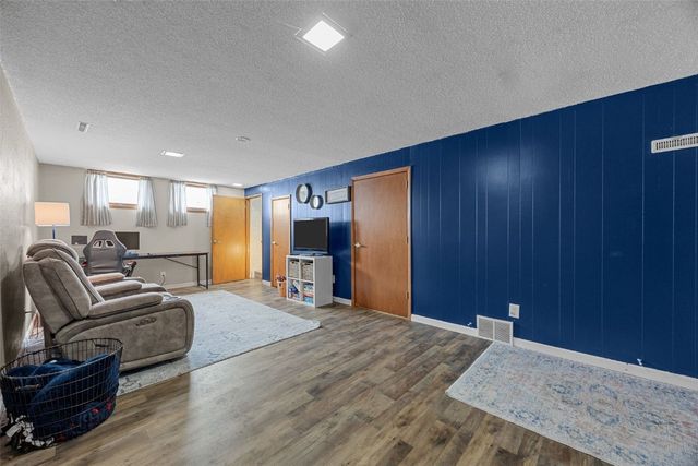 2603 Falcon Drive NE, Cedar Rapids, IA 52403