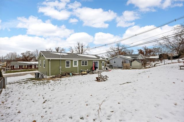 2603 Falcon Drive NE, Cedar Rapids, IA 52403