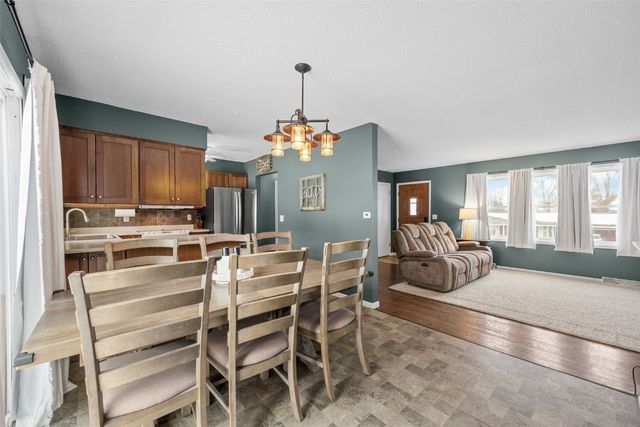 2603 Falcon Drive NE, Cedar Rapids, IA 52403