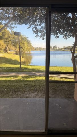 2301 NW 96th Ter 16N, Pembroke Pines, FL 33024