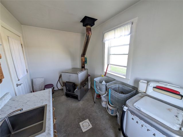 15916 AIRPORT Road, Linesville, PA 16424