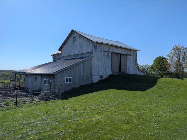 15916 AIRPORT Road, Linesville, PA 16424