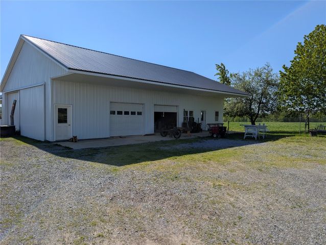 15916 AIRPORT Road, Linesville, PA 16424