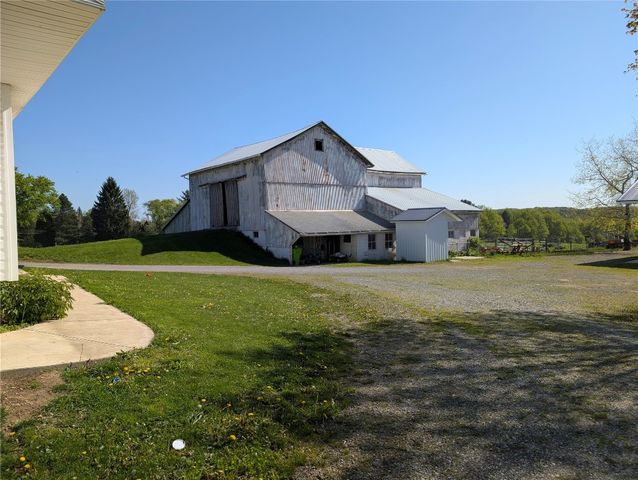 15916 AIRPORT Road, Linesville, PA 16424