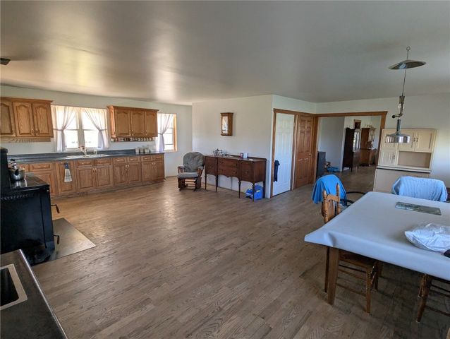 15916 AIRPORT Road, Linesville, PA 16424