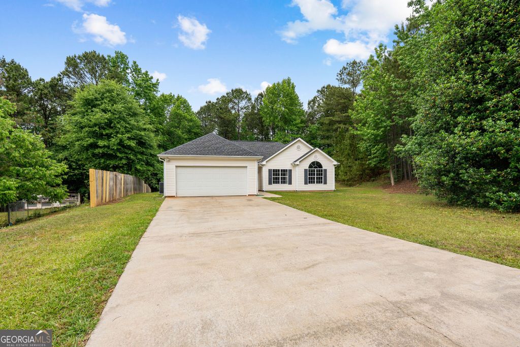 15 Caledon Court, Newnan, GA 30263