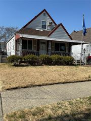 8322 263rd Street, Glen Oaks, NY 11004