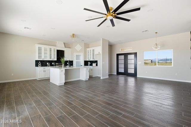 38253 W MISSOURI Avenue, Tonopah, AZ 85354